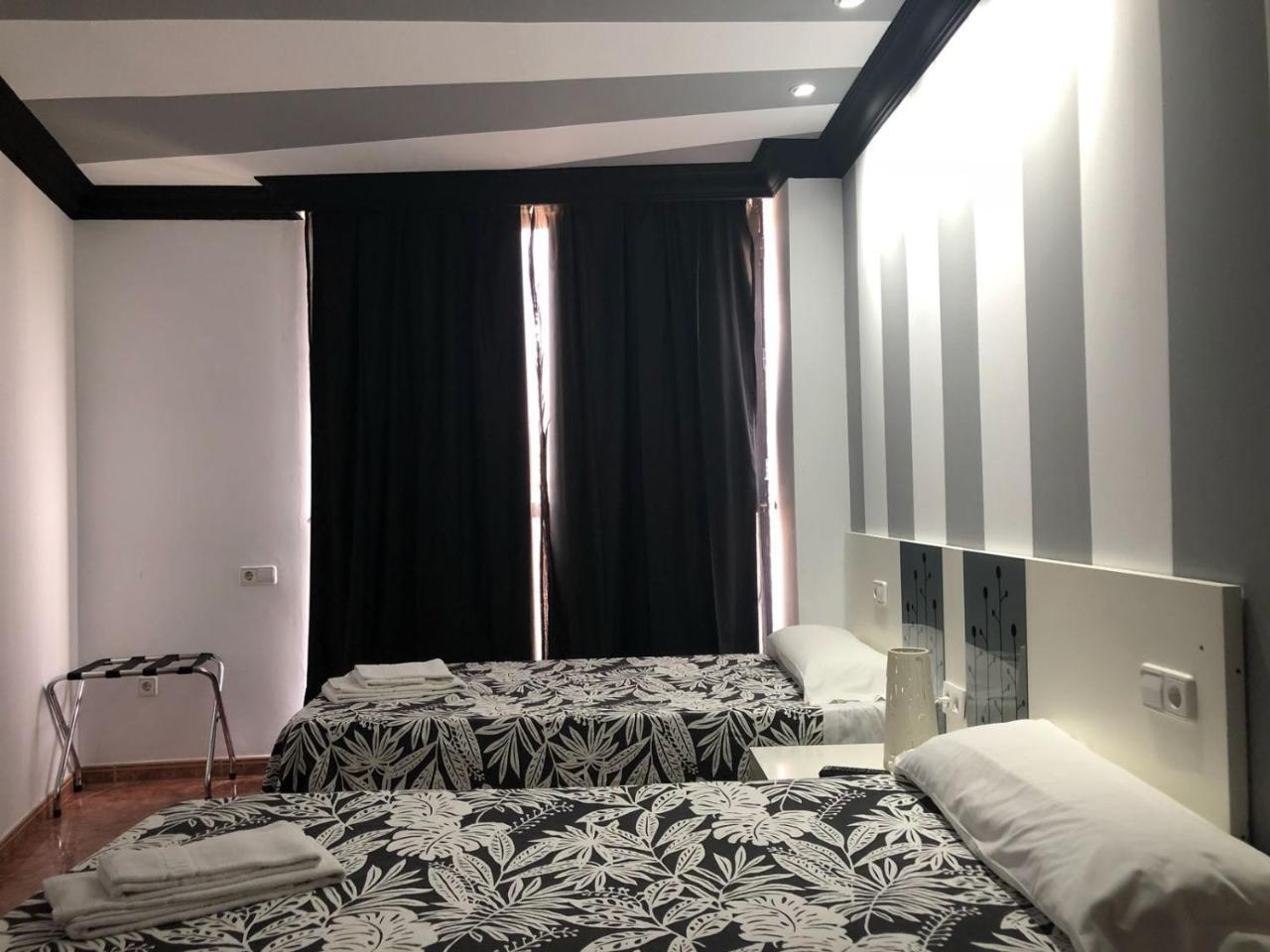Apartamentos Los Angeles Alcañiz Buitenkant foto